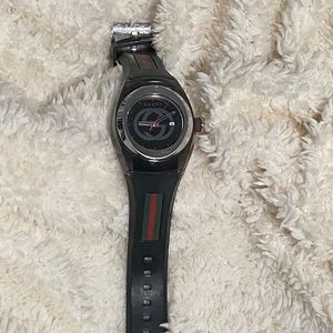 Gucci rubber black unisex watch